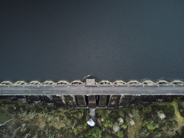Archivo - Vista aérea de la presa de Prada desde la zona del Poblado de Prada, a 17 de abril de 2023, en Ourense, Galicia.