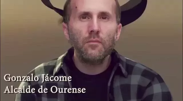 Captura de pantalla del popular vu00eddeo de Gonzalo Pu00e9rez jacome en el que felicitaba la Navidad a modo de Chuck Norris, una de sus entradas mu00e1s virales hasta la fecha