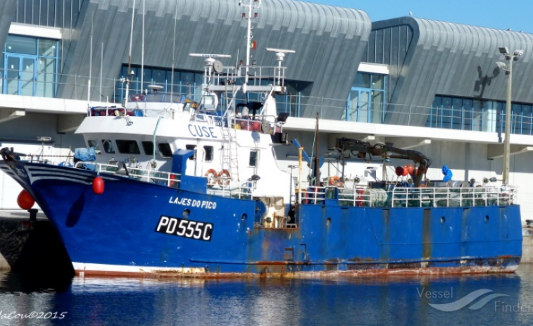 Naufraga el pesquero 'Lajes do Pico' de Ribeira en Azores, pero sus doce tripulantes son rescatados sanos y salvos