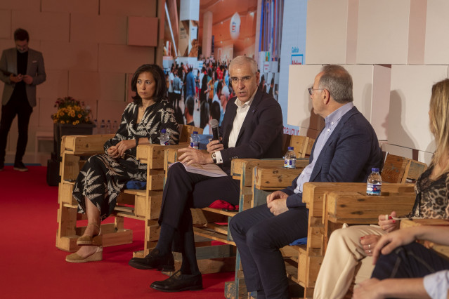 O vicepresidente primeiro e conselleiro de Economía, Industria e Innovación, Francisco Conde, participa na inauguración das xornadas da industria da Maker Faire Galicia 2023.