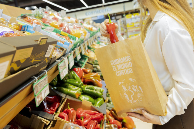 Archivo - Bolsas de papel de Gadis