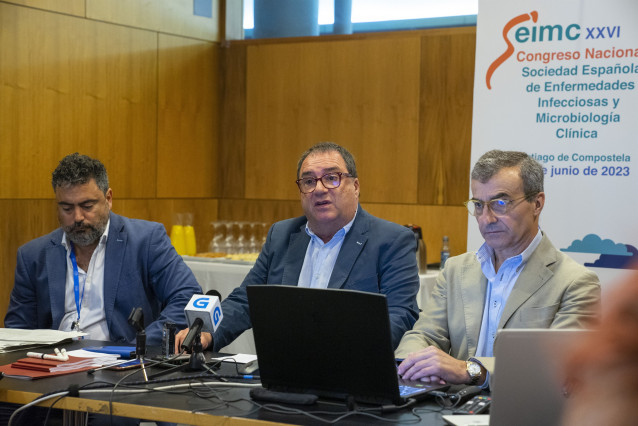 Expertos debaten en Santiago la resistencia a los antibióticos, que mata a 1,3 millones de personas al año en el mundo