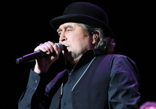 Archivo - Anoche Joaquín Sabina volvía a subirse sobre las tablas del Wizink Center de Madrid, sin embargo lo que prometía ser una noche para el recuerdo ha conseguido hacer saltar las alarmas nuevamente sore el estado de salud del cantante, que se quedo