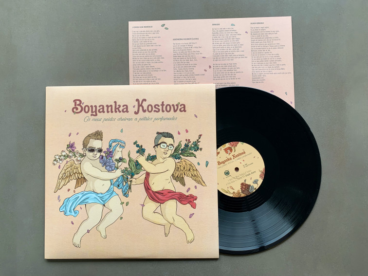 (VÍDEOCLIP) Boyanka Kostova presenta ‘Os meus peidos cheiran a pétalos perfumados’, su quinto disco