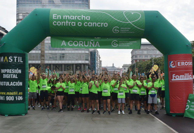 Unas 2.400 personas corren en A Coruña contra el cáncer