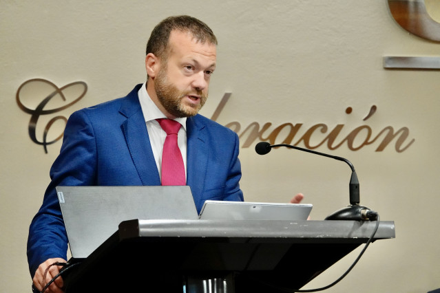 Artur Yuste en la junta general de Sogarpo.