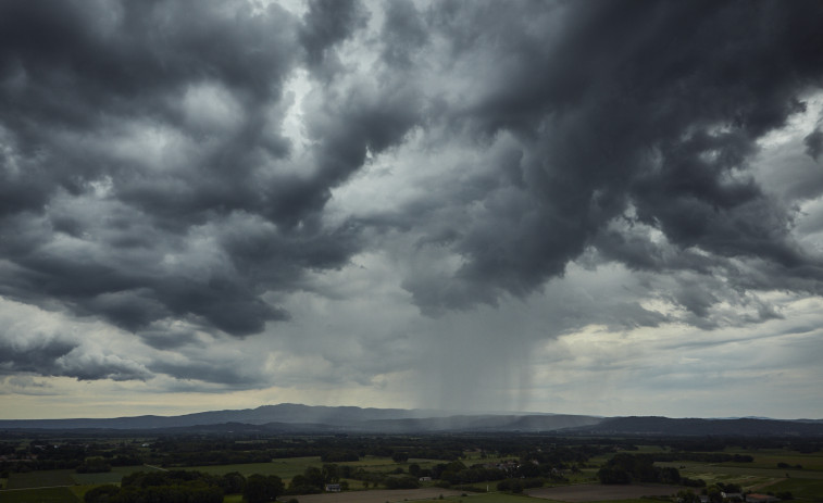 17 provincias de la mitad norte peninsular estarán este lunes en aviso amarillo por tormentas y lluvias