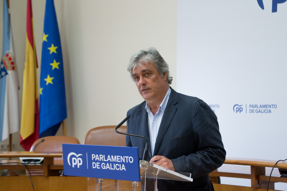 Archivo - El portavoz del PPdeG en la Cámara gallega, Pedro Puy, en rueda de prensa est elunes 8 de mayo.