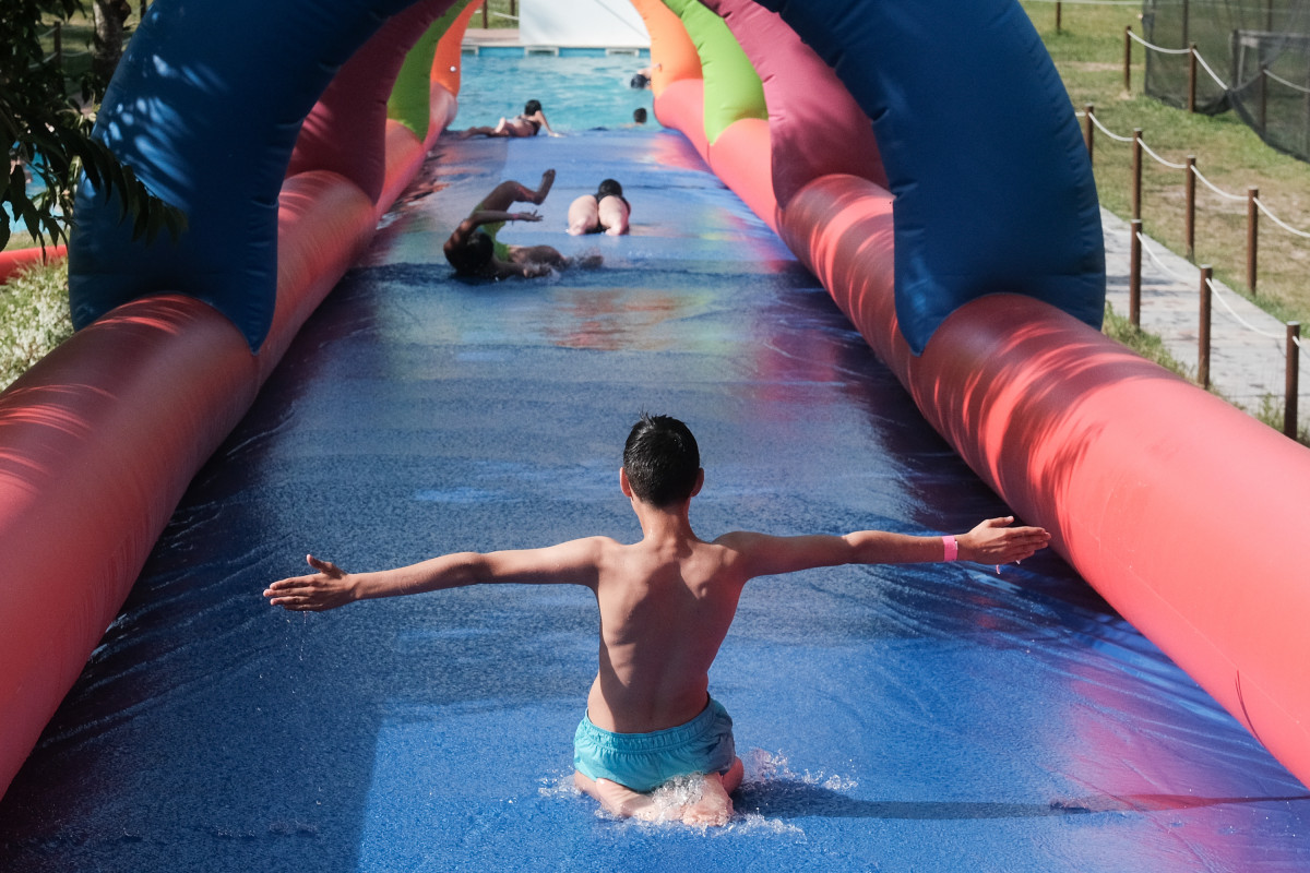 Archivo - Niños en un campamento