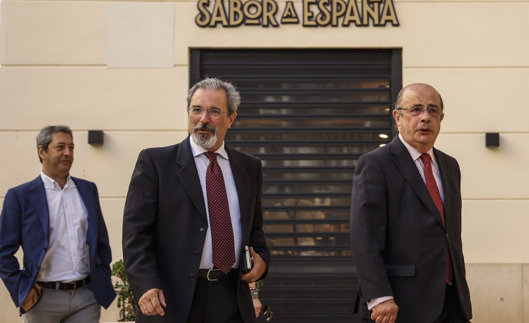 Vox traga y entra en el gobierno del PP en Valencia sin su candidato