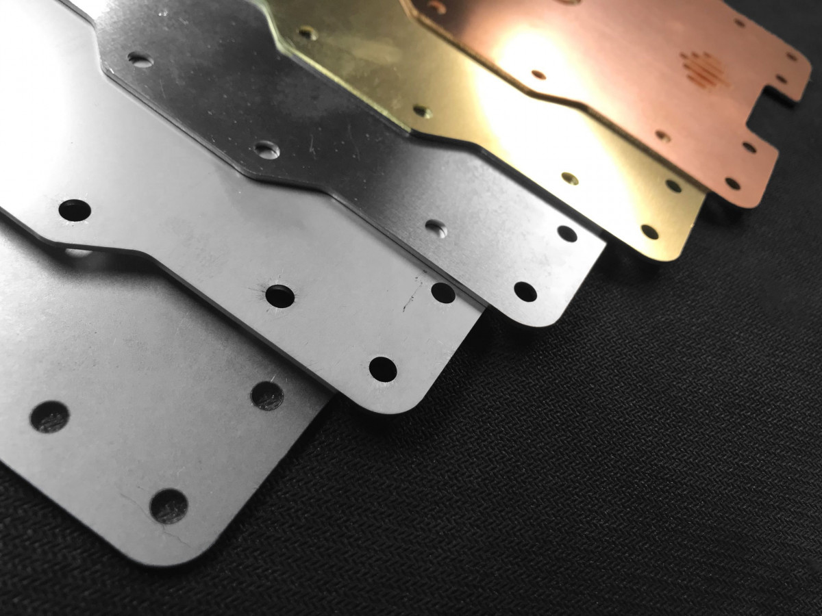 Piezas de metal en una imagen de laserboost