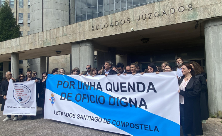 Los abogados del turno de oficio regresan a las calles de toda Galicia para demandar salarios dignos