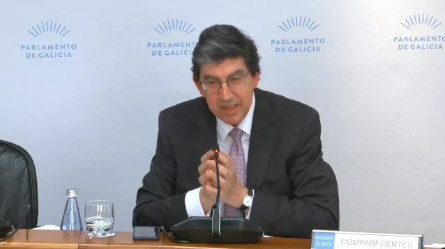 El presidente de la Comisión Galega da Competencia, Ignacio López-Chaves, en comisión parlamentaria