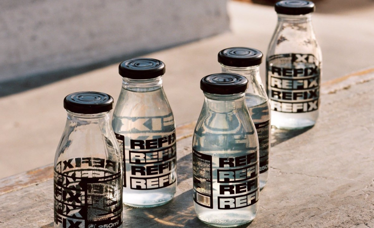 Beber agua salada de la Costa da Morte, la última moda entre los londinenses