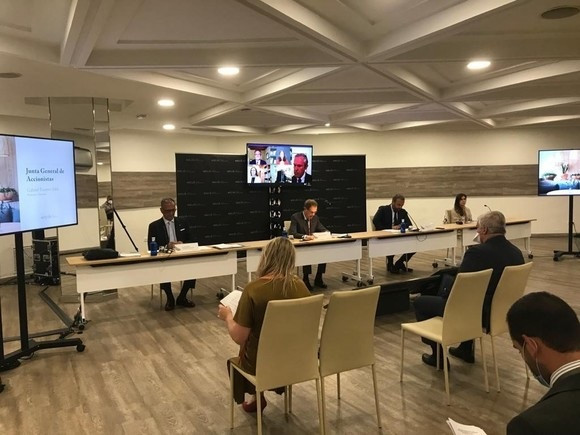 Archivo - El Presidente y el Vicepresidente de Meliá expusieron ante una Junta General celebrada telemáticamente, la gestión de contingencia realizada frente a la crisis COVID-19, y las claves de su estrategia adaptada al entorno post-pandémico.