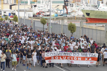 Miles de personas se manifiestan en Vigo el 28 de junio de 2023, en defensa de un convenio provincial digno para el sector del Metal.