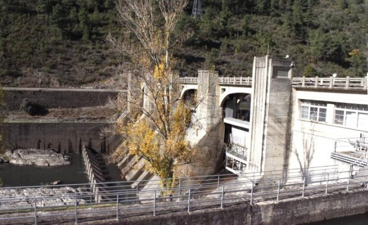 Un garda civil fóra de servizo evita o suicidio dunha muller