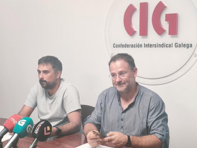 Francisco González Sío, responsable de Negociación Colectiva de la CIG, y Paulo Carril, secretario xeral del sindicato nacionalista.
