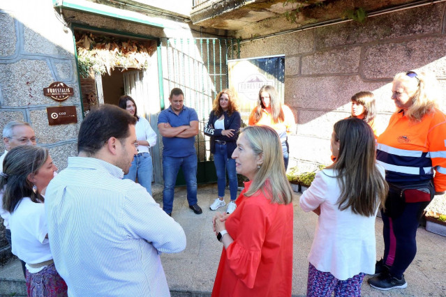 La cabeza de lista del PP al Congreso por Pontevedra, Ana Pastor, en Cerdedo Cotobade