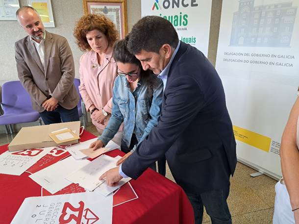 Así es el sistema para las personas ciegas en las elecciones generales que garantiza que su voto sea secreto