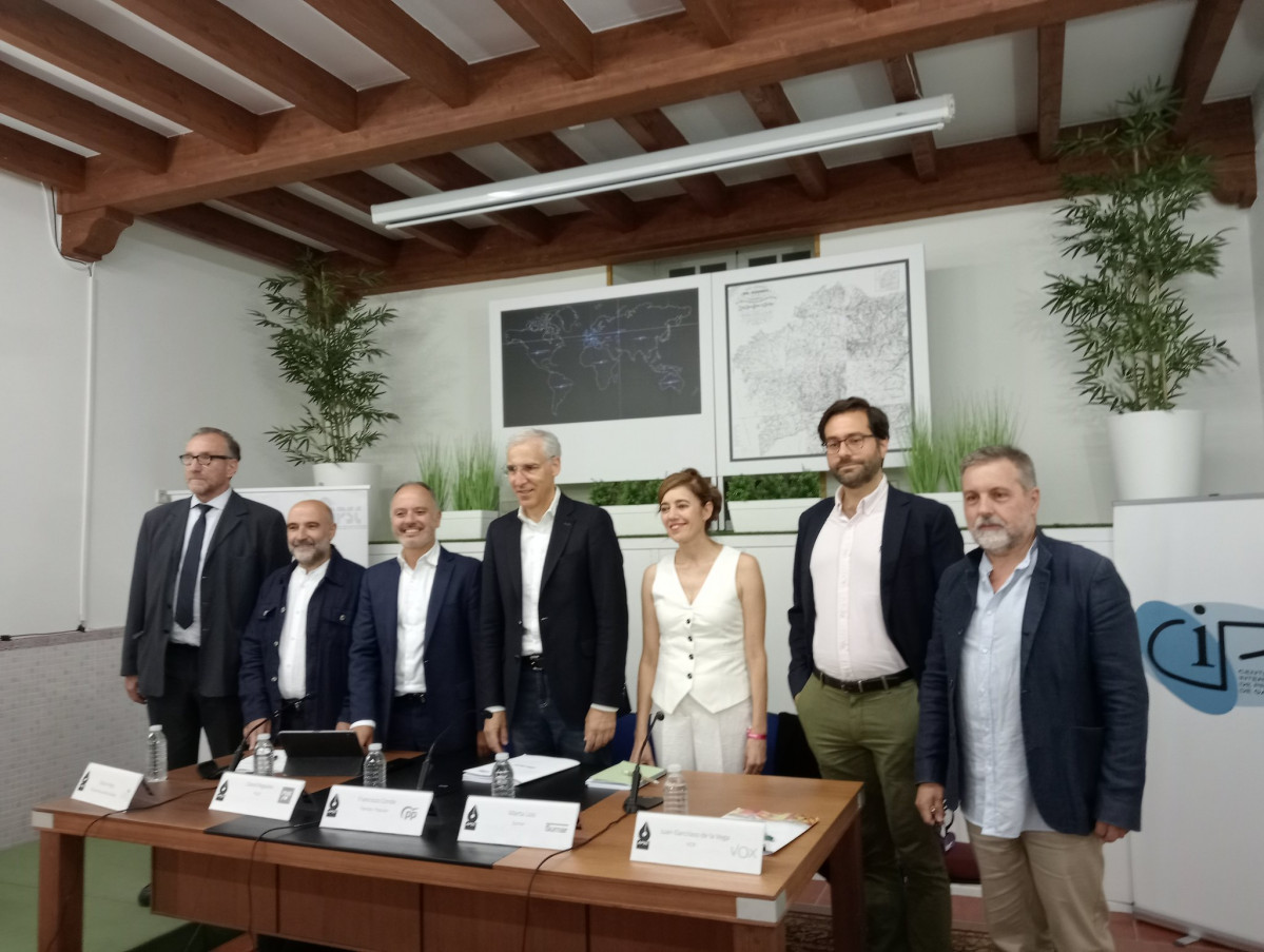 Debate electoral para las 23X Elecciones Generales en el Centro Internacional de Prensa de Galicia con candidatos de las circunscripciones gallegas