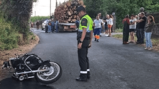 Accidente entre moto y camiu00f3n en Sarria en una imagen de la CRTVG
