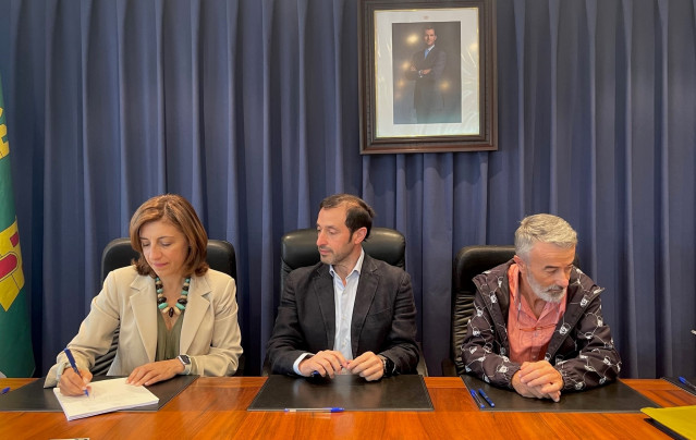 Firma de un convenio de colaboración entre la Consellería de Medio Ambiente y el Ayuntamiento de Cospeito