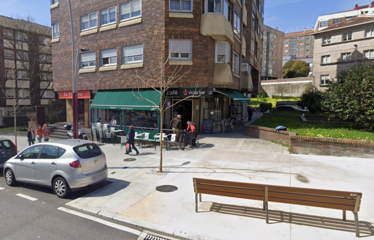 Un menor, entre los cuatro heridos del accidente de moto contra una terraza en Vigo