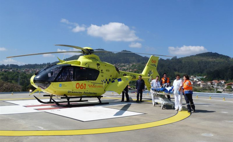 Evacuado en helicóptero tras quedarle las piernas atrapadas bajo un palé de 1.800 kilos