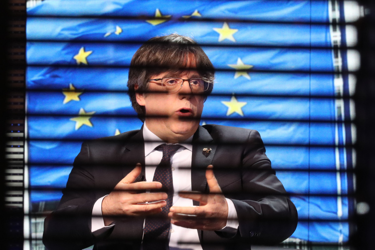Archivo - El expresidente de la Generalitat de Catalunya Carles Puigdemont durante la sesión plenaria en el Parlamento Europeo en la que la Eurocámara ha suspendido su inmunidad, en Bruselas (Bélgica), a 9 de marzo de 2021. El pleno del Parlamento europeo
