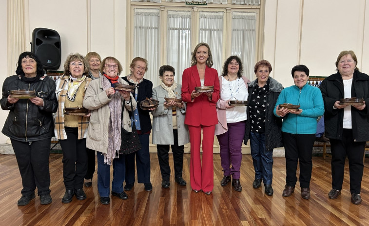 Fabiola García participa en Buenos Aires en un encuentro con mujeres que obtuvieron el premio 'A Barca de Sálvora'