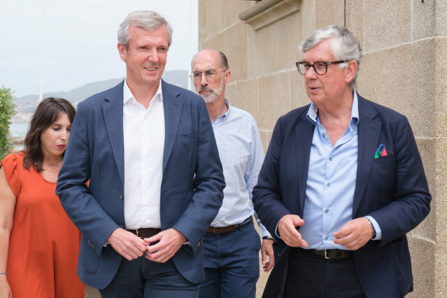 El presidente de la Xunta, Alfonso Rueda, y el presidente de la CEG, Juan Vieites