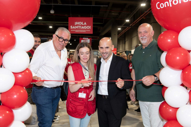 Apertura de un nuevo establecimiento de Conforama en Santiago.