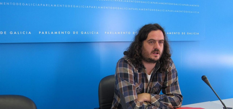 AGE acusa a Feijóo de 