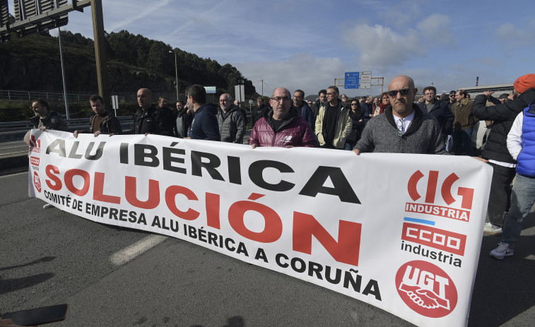 Exempleados de la antigua Alcoa A Coruña comienzan a cobrar las indemnizaciones pactadas pendientes de una recolocación