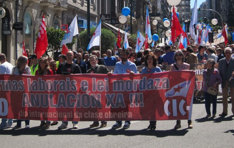 Miles de galegos manifestáronse contra a precariedade laboral
