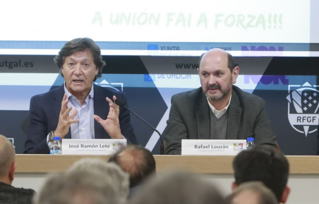 Lete Lasa y Louzu00e1n en una foto de archivo de la Xunta en un acto de la RFGF