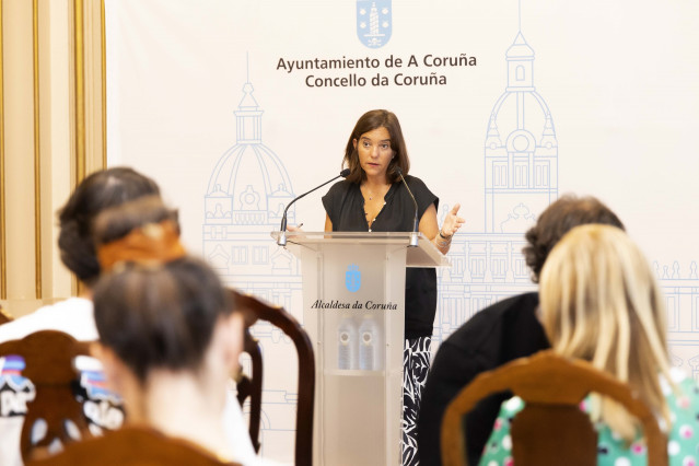 La alcaldesa de A Coruña, Inés Rey, informa de los asuntos de la Junta de Gobierno local