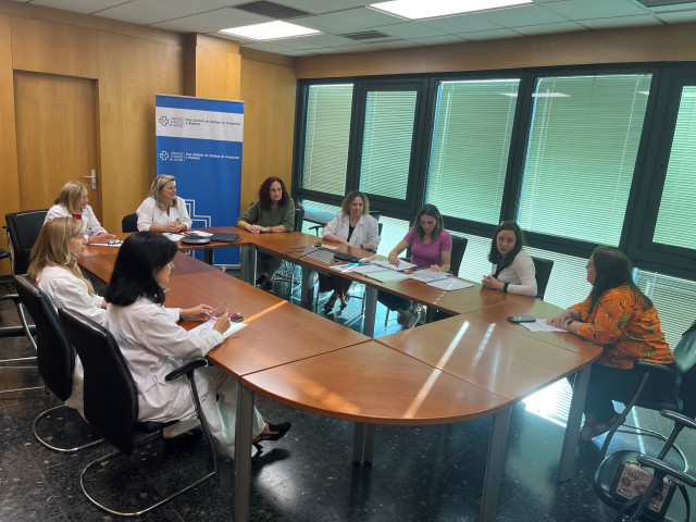 Las madres podrán estar acompañadas en los nacimientos por cesárea en el área sanitaria de Santiago