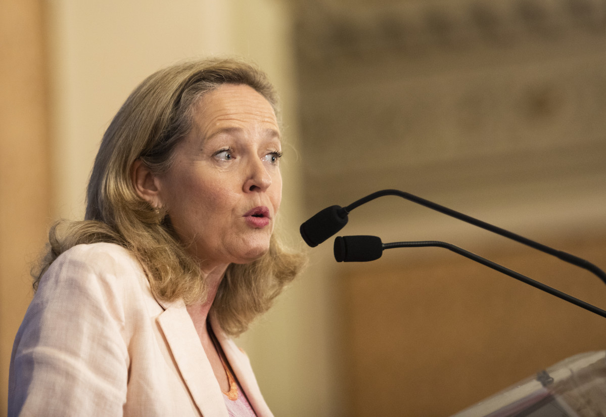 Archivo - La vicepresidenta primera del Gobierno y ministra de Asuntos Económicos y Transformación Digital, Nadia Calviño.