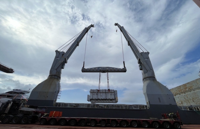 Alcoa invierte 8,4 millones en el nuevo transformador de su planta de aluminio de San Ciprián (Lugo).