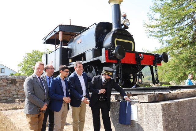 La Xunta incorpora la locomotora 'Sarita' a la musealización de la Fundación Camilo José Cela