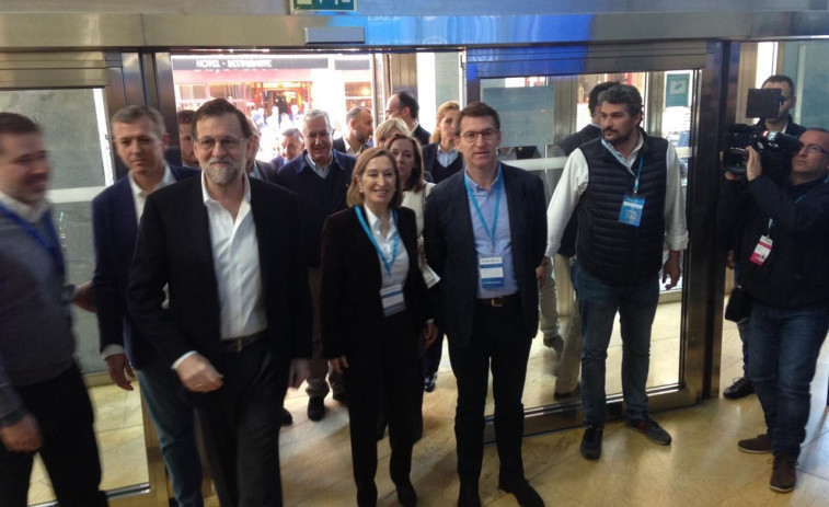 ​Rajoy achégase a Ourense, pero non se queda ao congreso do PPdeG