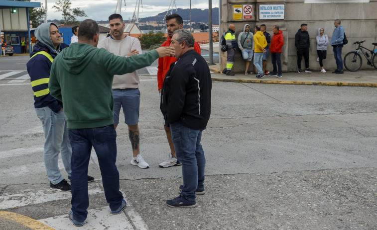 Tensión a la entrada de Navantia Ferrol por el bloqueo a trabajadores de cuatro auxiliares