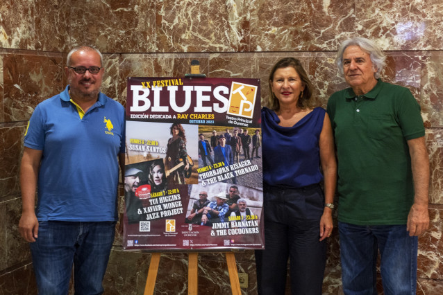 Presentación Blues Teatro Principal.- O Vicepresidente Segundo E Deputado De Cultura, César Fernández; E A Directora Do Teatro Principal, Olga Mojón, Presentan Blues Teatro Principal . Tamen Particpan Olga Mojón (Directora Do Teatro Principal) E Alfonso