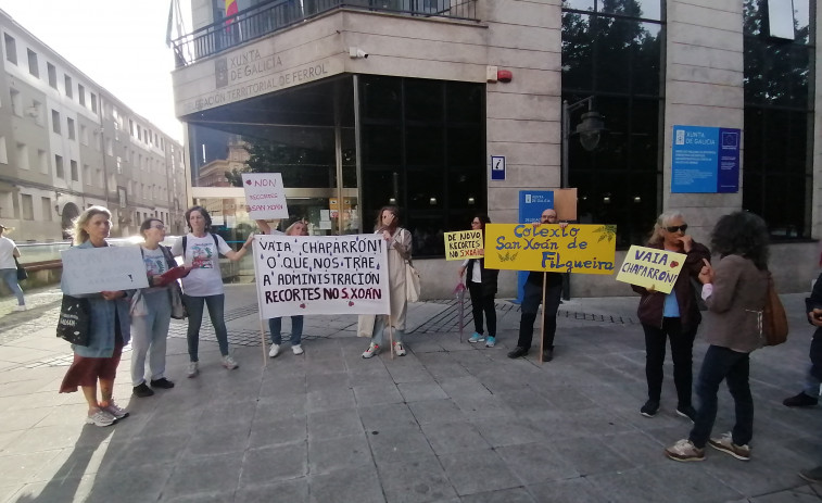 Vecinos de Ferrol presentan ante la Xunta casi 1.500 firmas contra el cierre de un aula en el CEIP San Xoán de Filgueira
