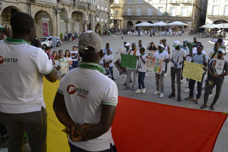 Senegaleses se manifiestan en Ourense para pedir la libertad del líder de la oposición de su país