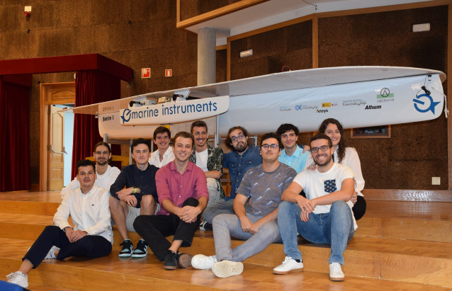 El primer barco solar de la UVigo, con seis metros de eslora, aspira a competir en la Energy Boat Challenge de Mónaco.