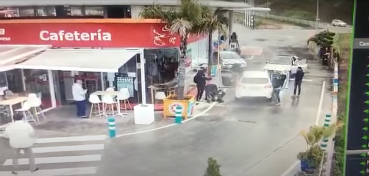 Javier Janeiro, Javillo, siendo detenido en Sanxenxo