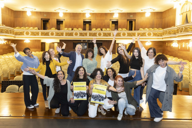 Presentación del espectáculo del grupo 'Sisters in the House'